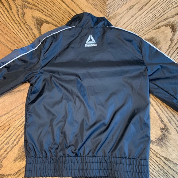 Reebok black and greyish wind breaker 4T - Picture 5 of 6